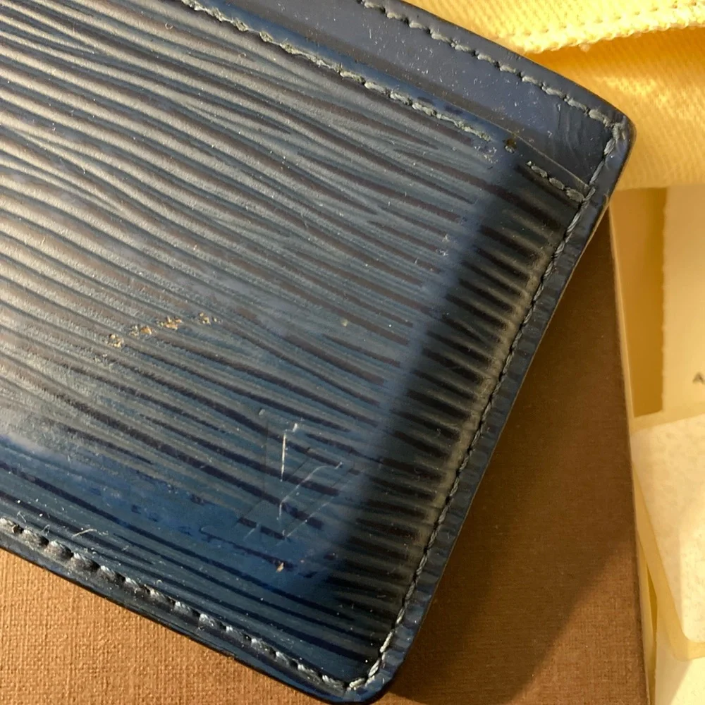 Louis Vuitton Epi Leather Blue Card/Cash Wallet - Picture 6 of 6